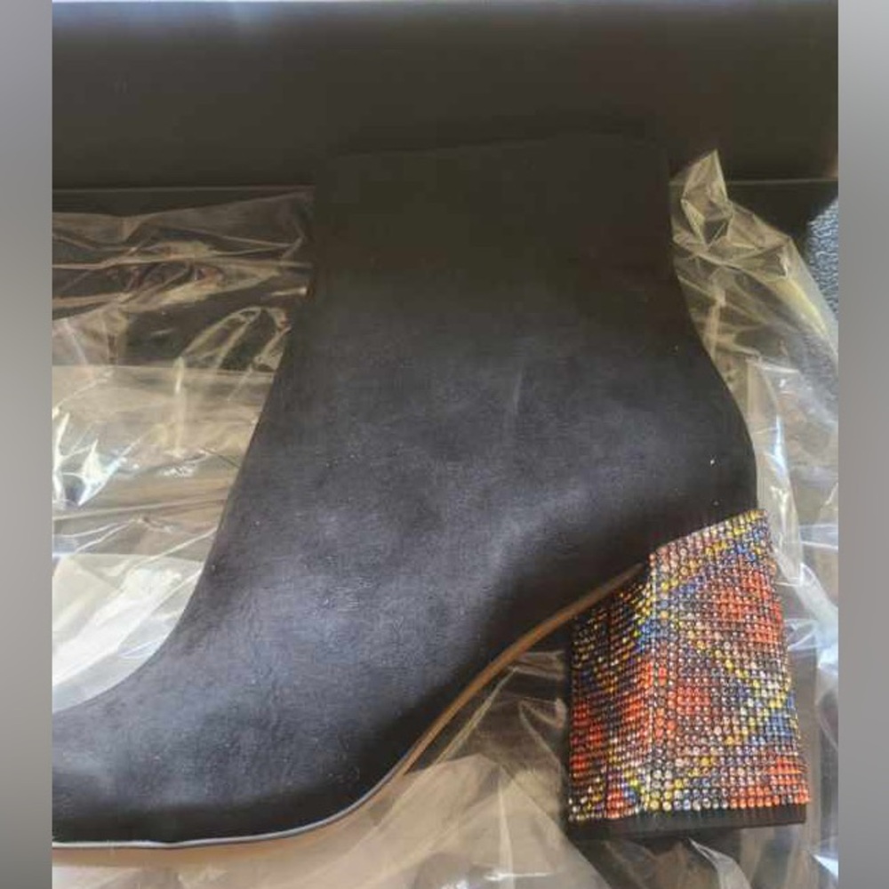 New in box Betsy Johnson Black Boots